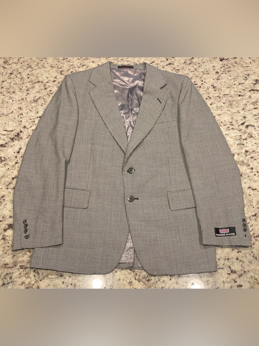 English Manor Men’s 38S Light Gray Men’s Two-Button Blazer New with Defect